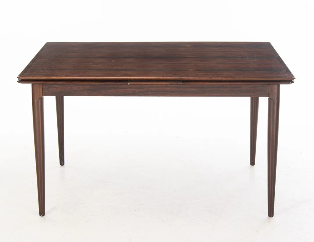 Niels O. Møller. Rosewood dining table with Dutch extension — Furniture/Dining tables, dining room furniture — Lauritz