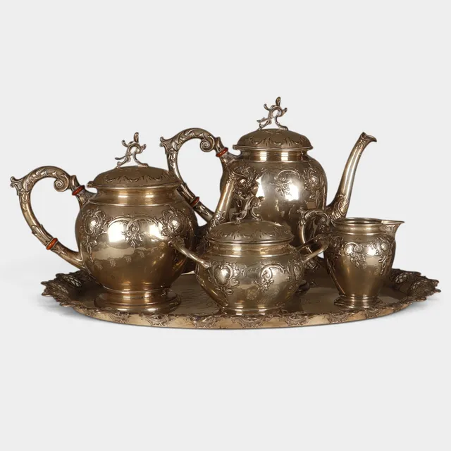 Juego de café y té en plata.