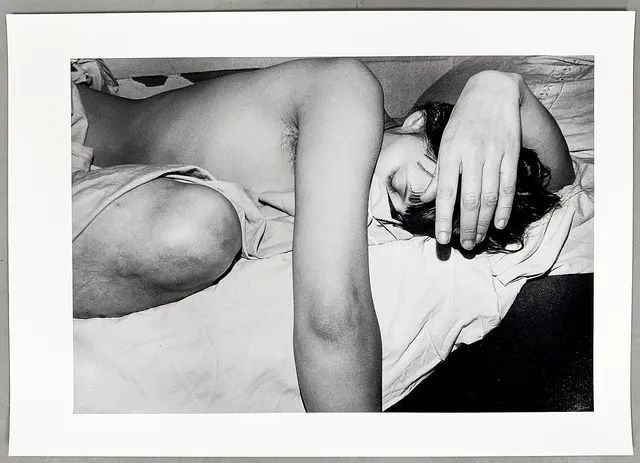 EVA KLASSON. FOTOGRAFI, "I sängen", signerad, daterad 1975, Paris.