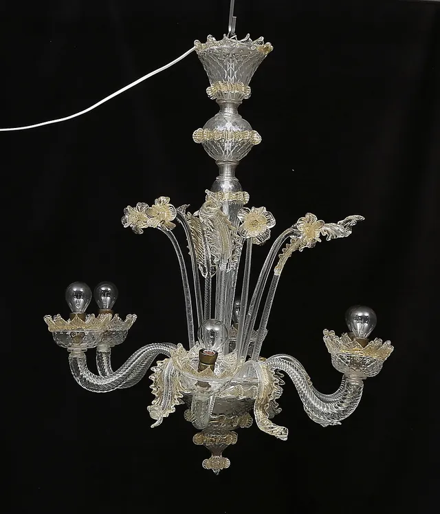 TAKKRONA, venetiansk, 1900-tal, total höjd ca. 75 cm.