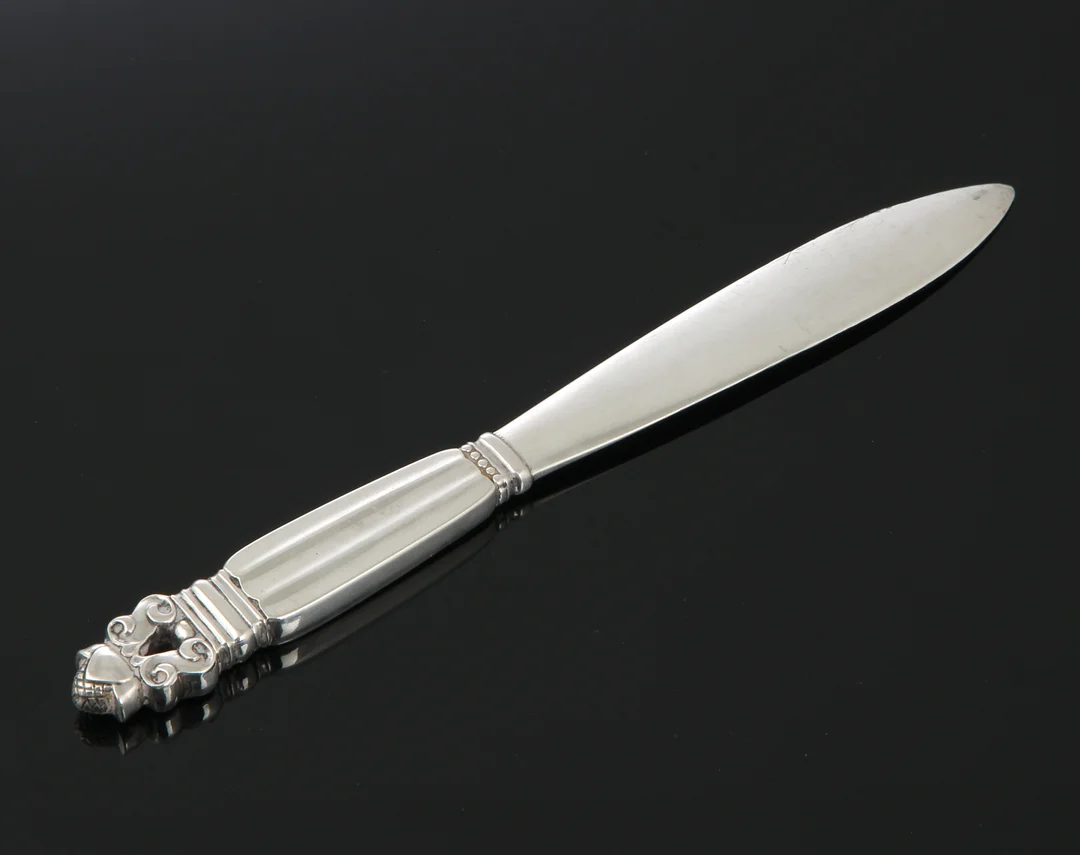 Johan Rohde for Georg Jensen. 'Konge' brevkniv af sterlingsølv, anno 1927 — Silver, bronze, copper and pewter/Silver flatware — Lauritz