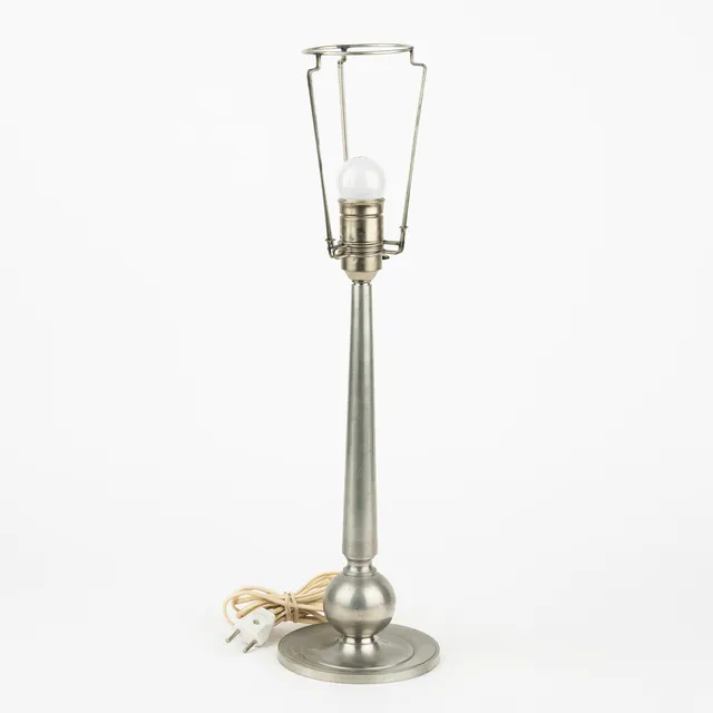 BORDSLAMPA, tenn, GAB, Svenskt tenn, 1933.