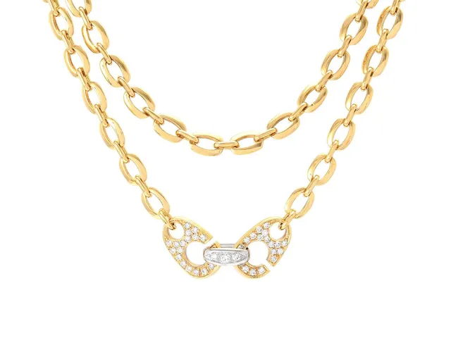 A. TILLANDER, collier, 18K guld/vitguld, 82 briljantslipade diamanter 1,86 ctv, Tännler, Zürich, Helsingfors 1982, längd 40,5/41,5/82 cm, vikt 68,0 g, går att använda som två korta collier eller ett långt collier, några diamanter har nagg, kopia på kvitto från 1988 och originaletui.