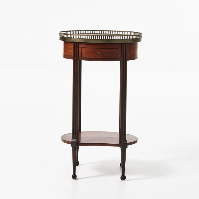 SIDOBORD, 1900-talets första hälft, med marmorskiva, gallerkant i mässing.