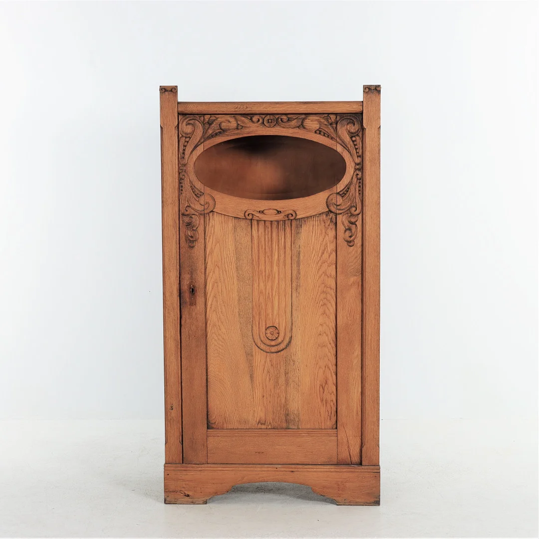 LINNESKÅP, ek, jugend, 1910-tal. — Cupboards, Cabinets & Shelves — Auktionsverket Engelholm