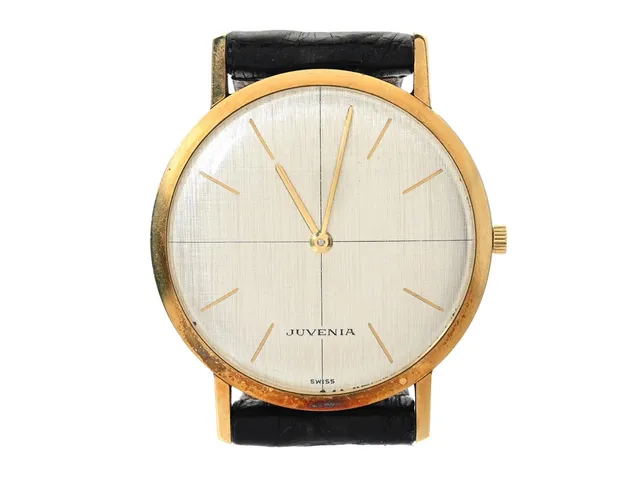 JUVENIA, herrur, 33 mm, Cal 604, Boett nr. 601792, guld på stål, manuell, plexiglas, läderband, ca 1965, etui.