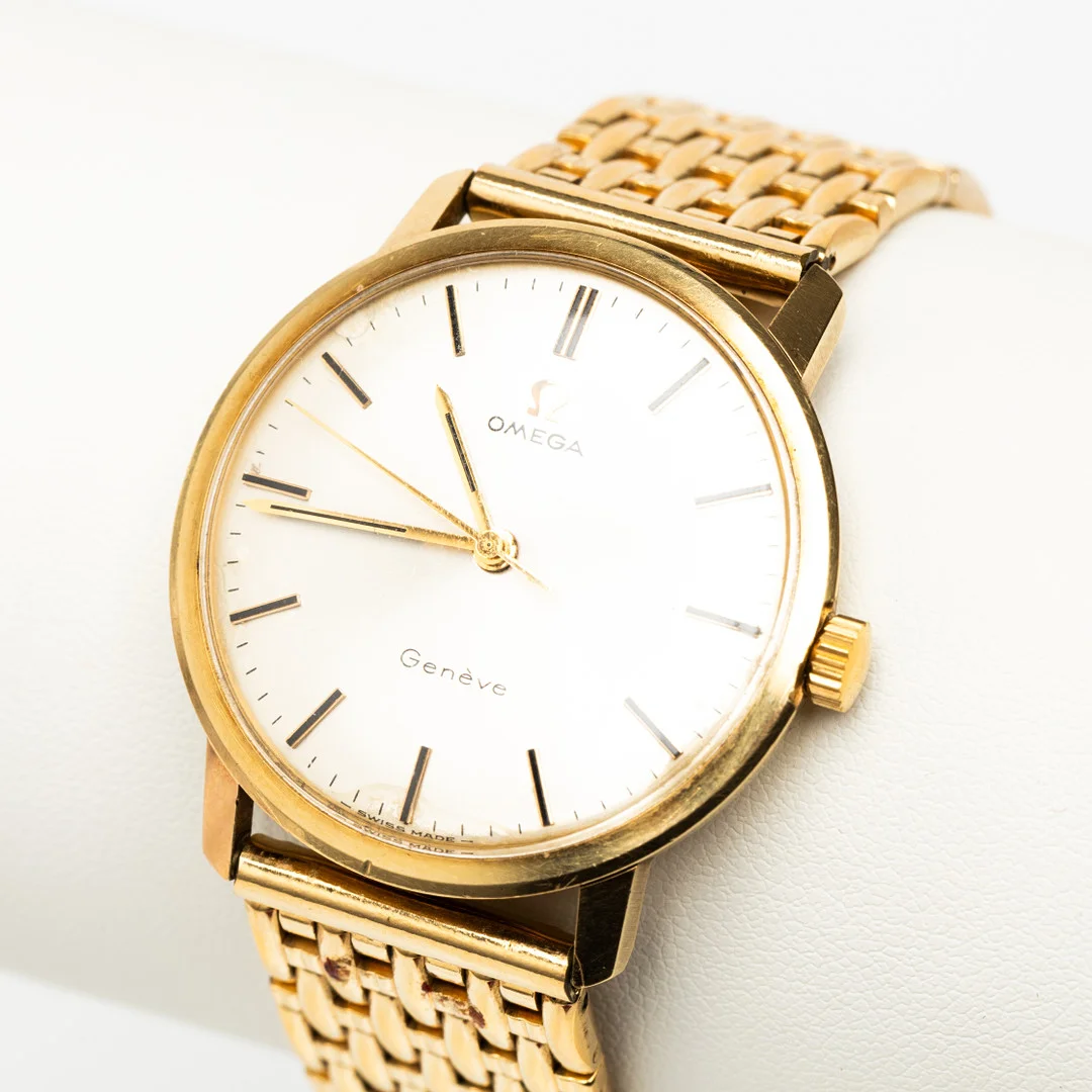 OMEGA, Geneve, armbandsur, boett av guld 14k, manuell, cal 601, 1960-tal. — Wristwatches — Auktionshuset Kolonn