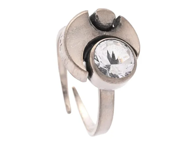 KARL LAINE, ring, sterlingsilver, bergskristall, 1982, Finland, justerbar storlek, vikt ca 3,1 g.