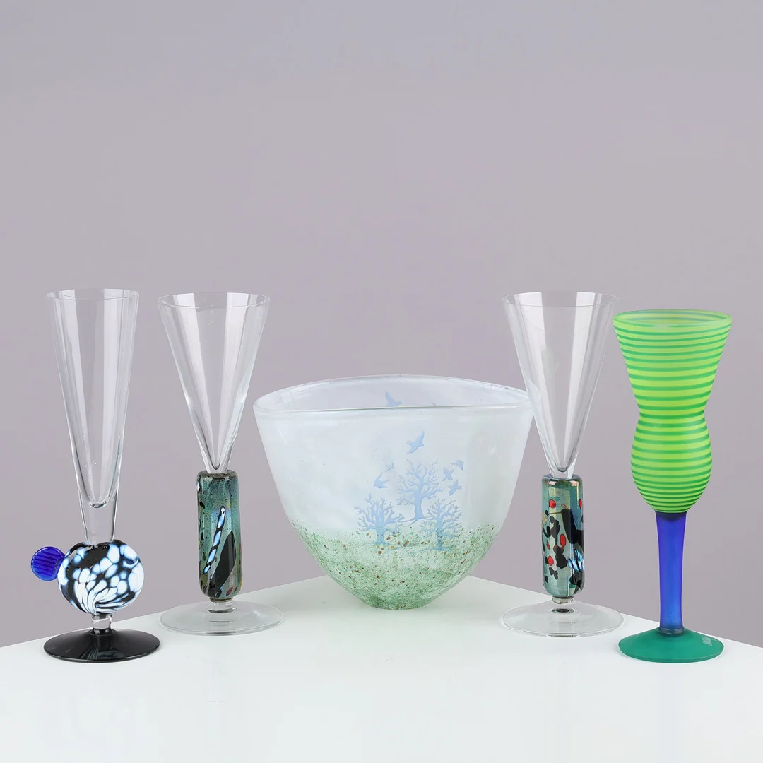 Samling svensk Kosta Boda glaskunst, signerede, 20/21. årh. (5). — Art glass — Palsgaard Kunstauktioner