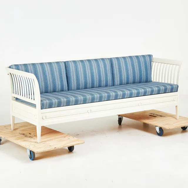 SOFFA, 1900-talets mitt, gustaviansk stil, ribbade sidor, randig textil.