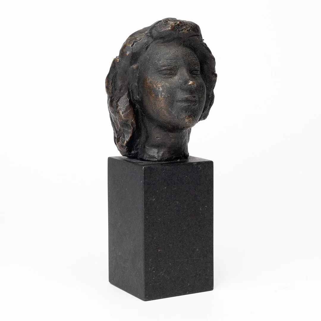 AXEL WALLENBERG (1898–1996). Skulptur, patinerad brons, kvinnoansikte, signerad, Wallenberg, otydligt numrerad 2/. — Sculptures & Bronzes — Auktionshuset Kolonn