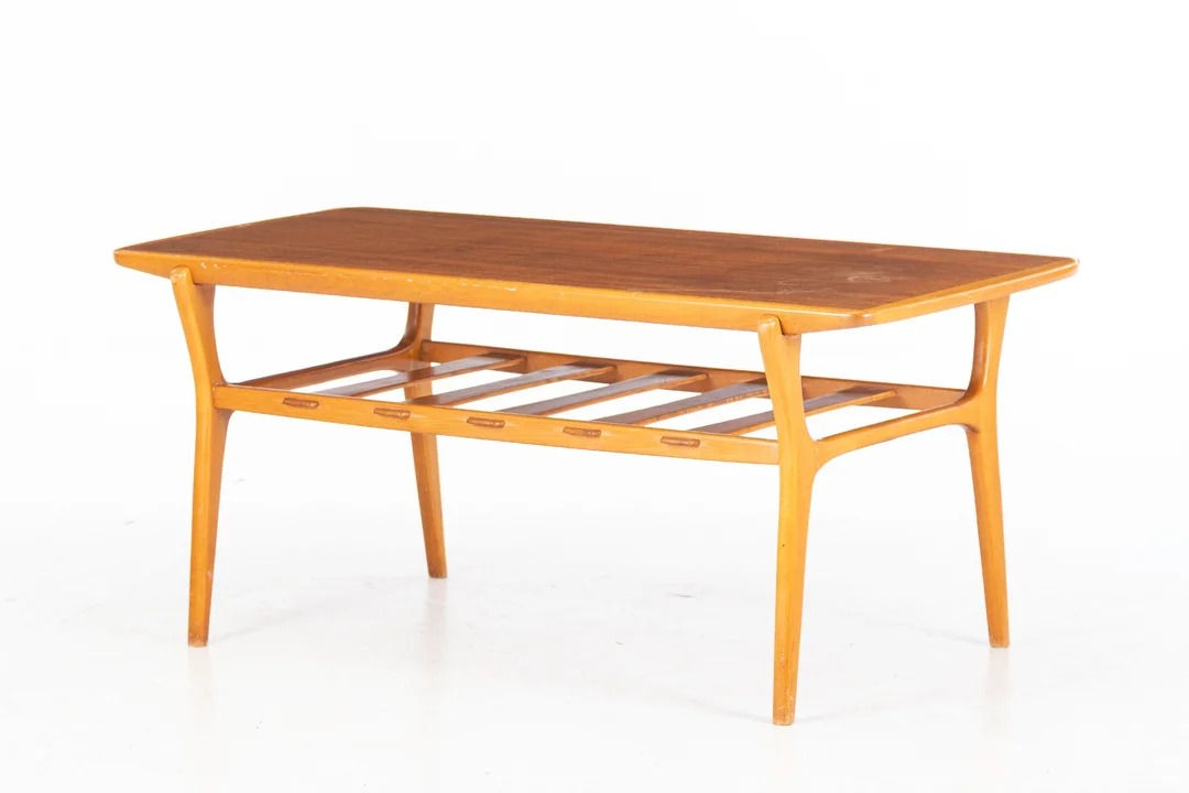 Danish furniture design. Coffee table made of teak/beech wood, 1960s — Furniture/Coffee tables, occasional tables — Lauritz