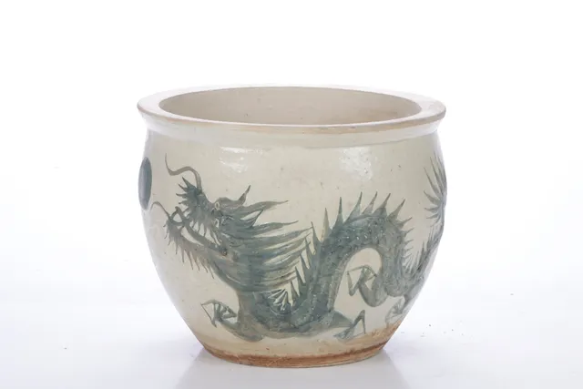 Chinese floor jar with dragon, 20th century.