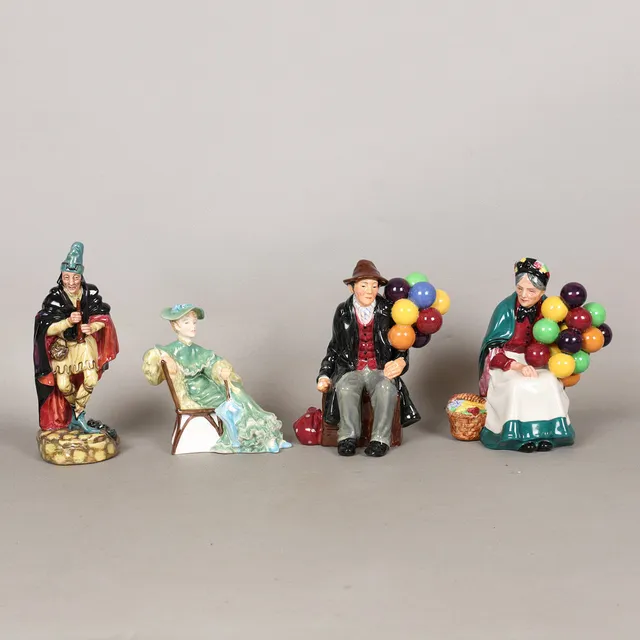 A GROUP OF ROYAL DOULTON FIGURES TO INCLUDE (4).