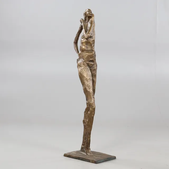 INGER WEICHSELBAUMER (FÖDD 1938). skulptur, kvinnofigur, brons.