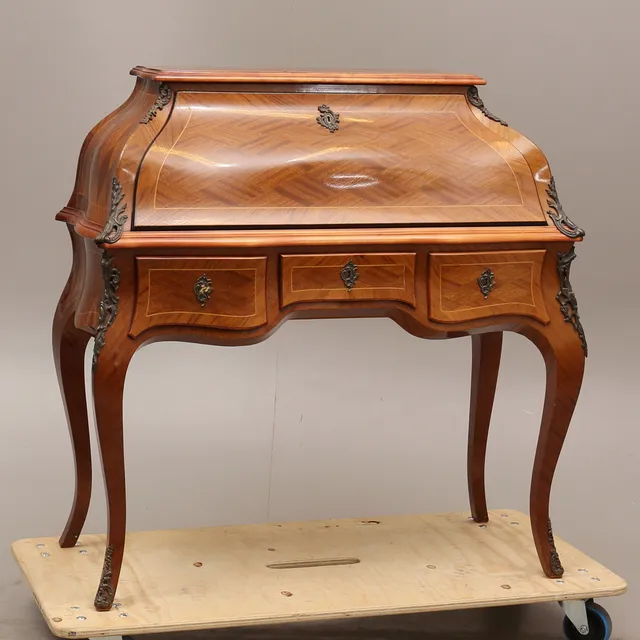 SNEDKLAFFSSEKRETÄR, rokokostil, 1800/ 1900-tal.