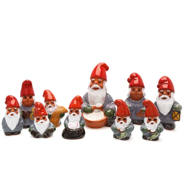 ROLF BERG. Figuriner, 10 st, glaserat lergods, tomtar.