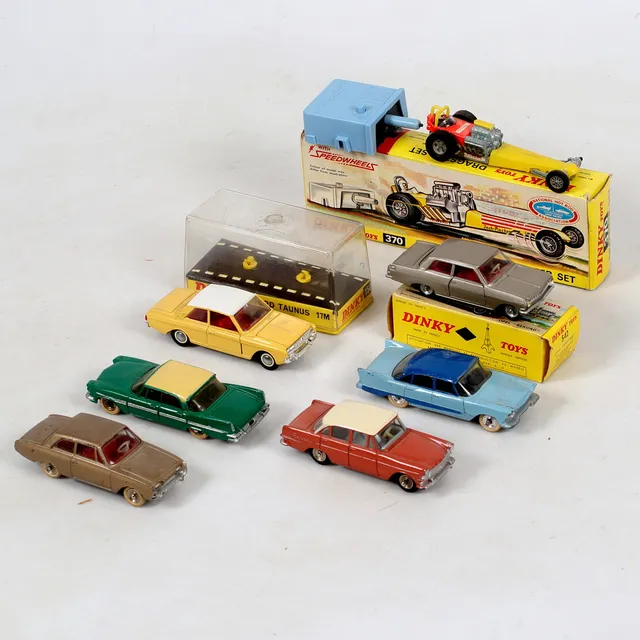 MODELLBILAR, plåt, 7 st, bl.a. "Dragster Set, Nr 370", Dinky Toys, England/Frankrike.