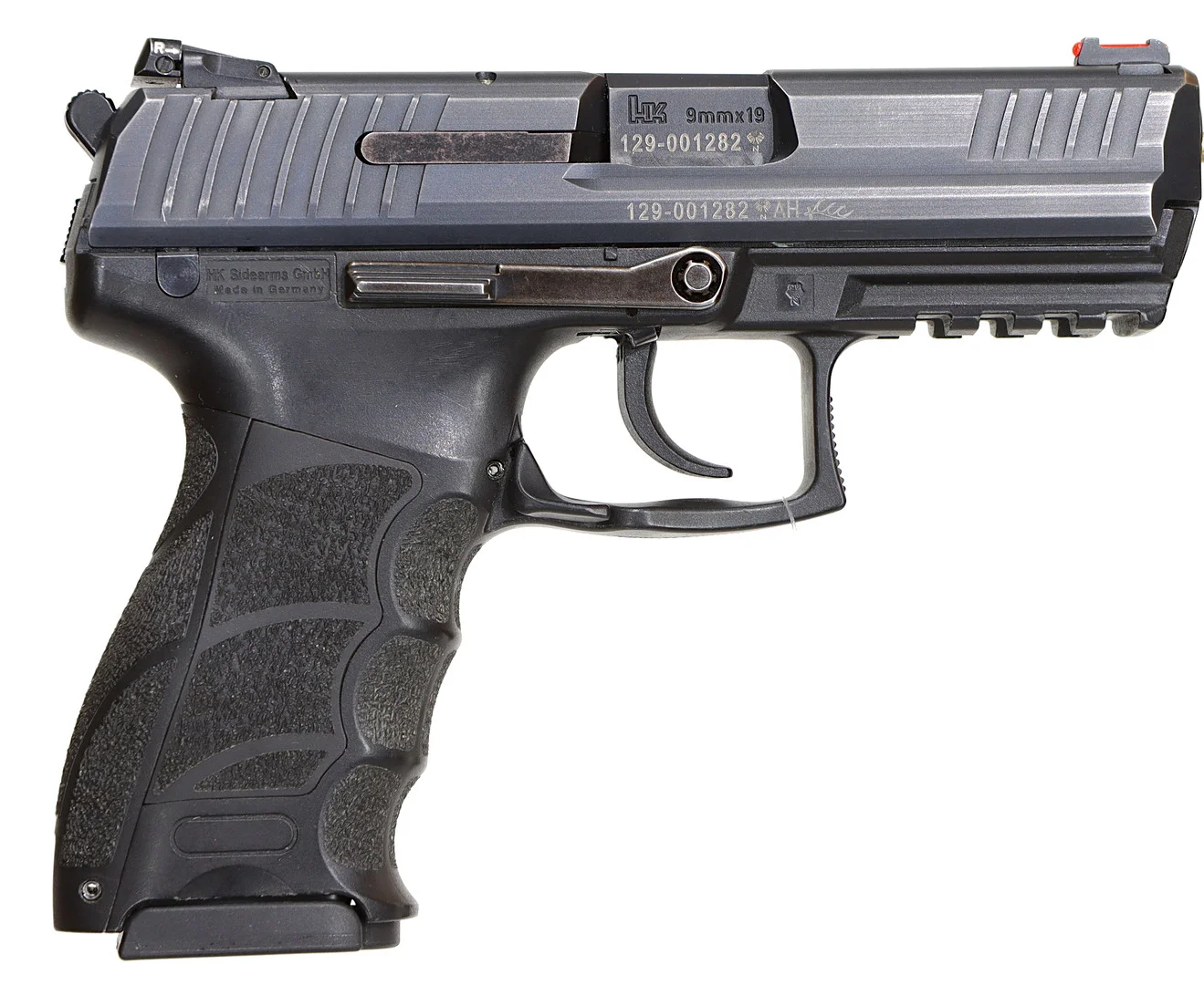 PISTOL, Halvautomatisk, fabrikat Heckler& Koch, modell P30, kaliber 9x19, tillv.nr 129-001282, se-nr SE2234530. — Pistols — Walter Borg