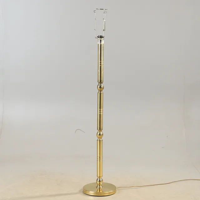 GOLVLAMPA, mässing, 1900-talets andra hälft.