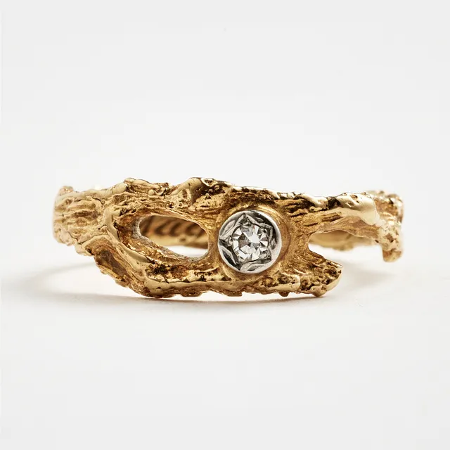 BJÖRN WECKSTRÖM. "Diamond pond", ring, 18 k guld, åttkantslipad diamant, ca 0,02 ct, enligt gravyr, Lapponia, Helsingfors 1981.
