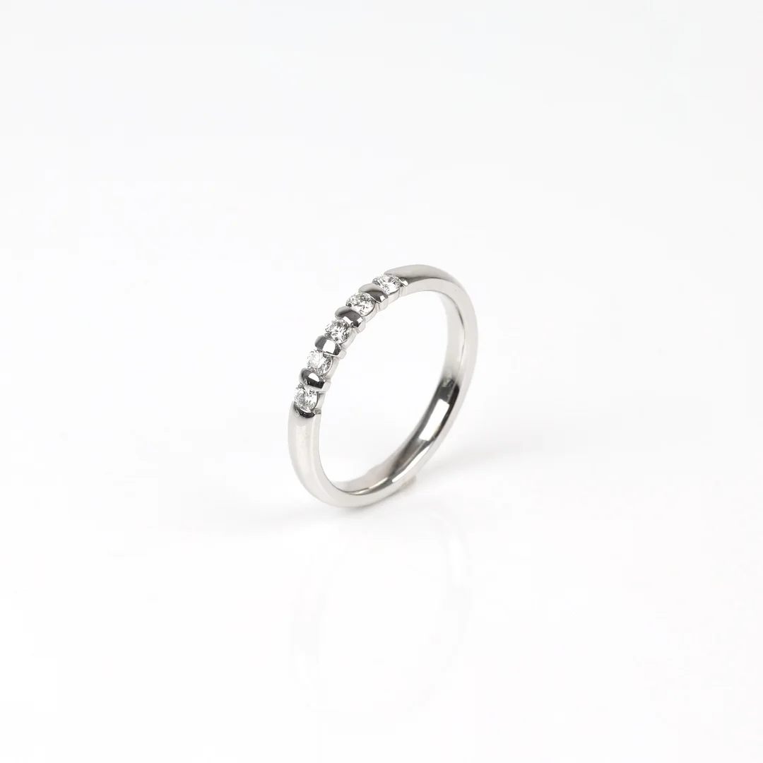 Ruben Svart: A damond eternity ring of 18k white gold, 0.25 ct. TW/VVS. Size 55.5. — Jewellery/Rings — Lauritz