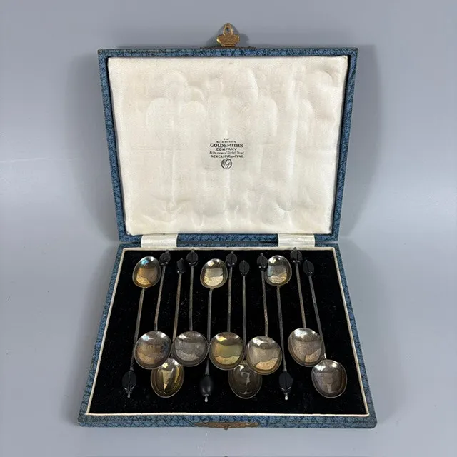 SILVER COFFEE SPOONS (11).