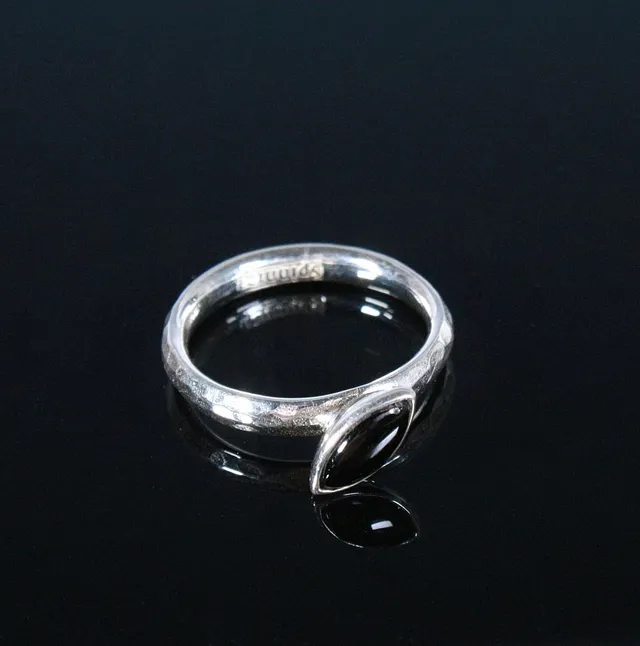 Ring mit Onyx, 925er Silber.