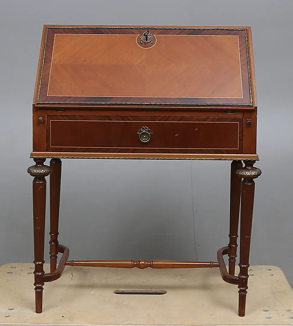 SEKRETÄR, Louis XVI-stil, 1900-tal. — Cupboards, Cabinets & Shelves — Gomér & Andersson Linköping