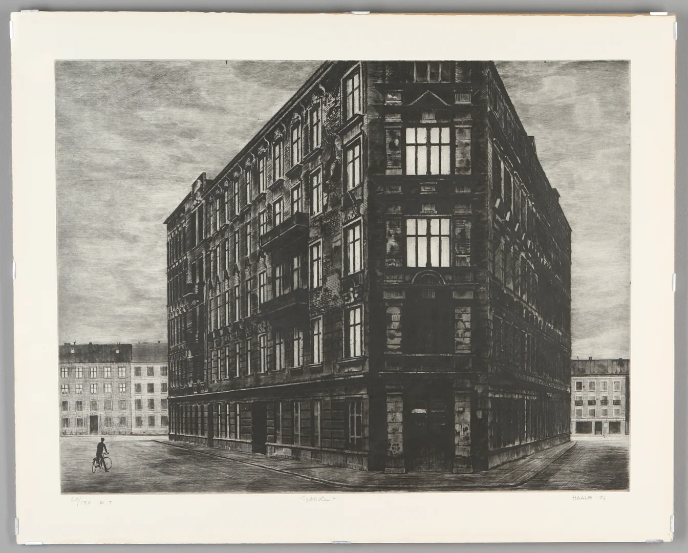 SIXTEN HAAGE. Etsningar 2 st. "Cyklisten", "Hus med antikaffär", signerade och numrerade. — Engravings & Prints — Auktionshuset Kolonn