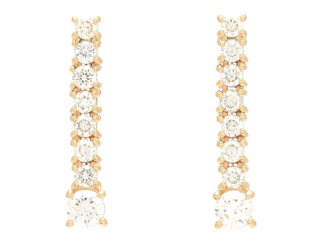 ÖRHÄNGEN, 18K guld, 16 briljantslipade diamanter ca 0,41 ctv, ca TW-W/VVS-VS, stift, vikt 2,6 g. — Smycken/Örhängen — Kaplans