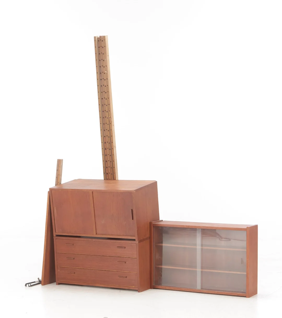 Teak wall-mounted shelving system, 1950s-60s (13) — Furniture/Shelving — Lauritz