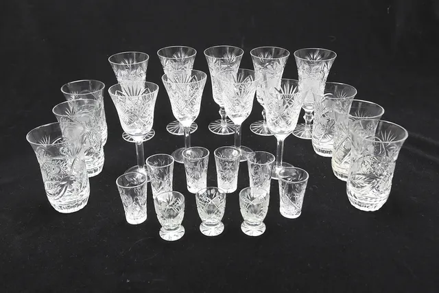 SERVISGLAS,24 st, Böhmisk kristall, 1900-tal.