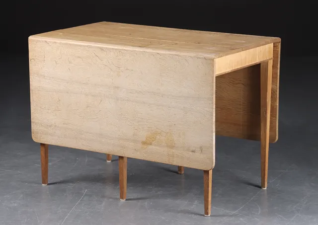 Frits Henningsen. Klapbord af egetræ