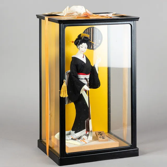 Japanische Ningyô-Puppe, Bijin mit Shamisen, Shōwa-Zeit.