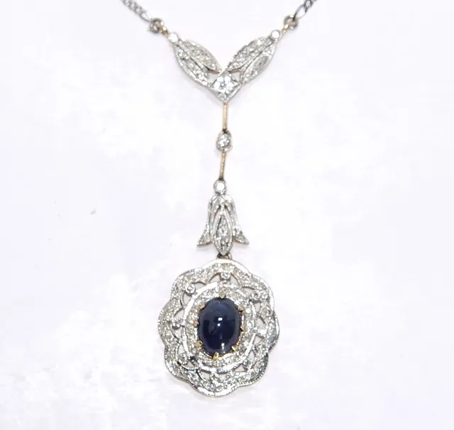 Collier Art Deco 585 und 750 Gold Diamanten Saphir.