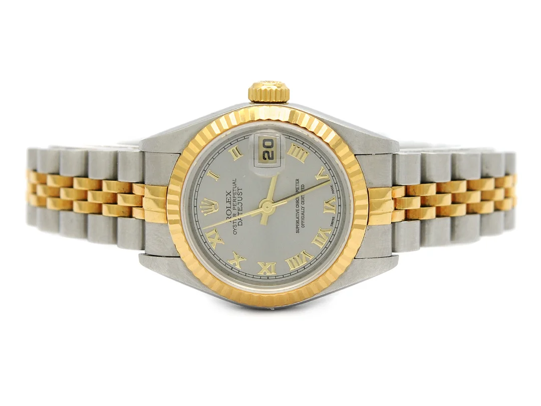 ROLEX, Oyster Perpetual, Datejust, Chronometer, Ref nr. 79173, Serie nr. Y695919, Cal 2235, Verk nr. A 1340961, Boett nr. 2060, damur, 26 mm, stål/guld, automatisk, safirglas, datum, Jubileelänk, viklås, Ref nr. 62523D-18-AD1/468 B, cert, januari 2004, box (ej komplett). — Klockor/Rolex — Kaplans