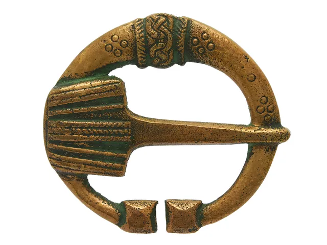 KALEVALA, brosch, brons, mått 4,7 x 4,5 cm.