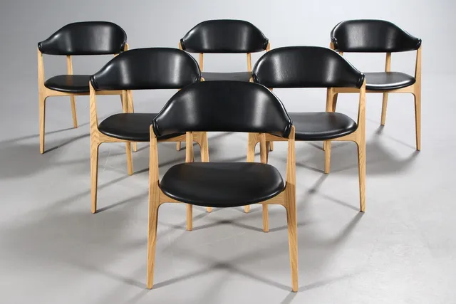 Henrik Pedersen for Houe. Six dining chairs / armchairs model Spän, oak/black (6)