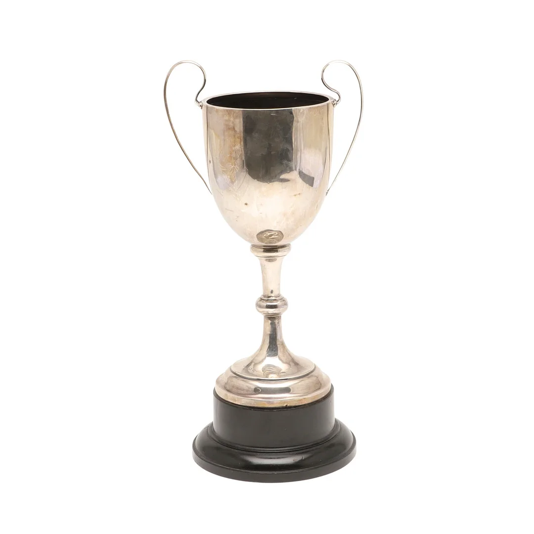 A GEORGE V SILVER TROPHY CUP. — Silver — Lawrences Auctioneers