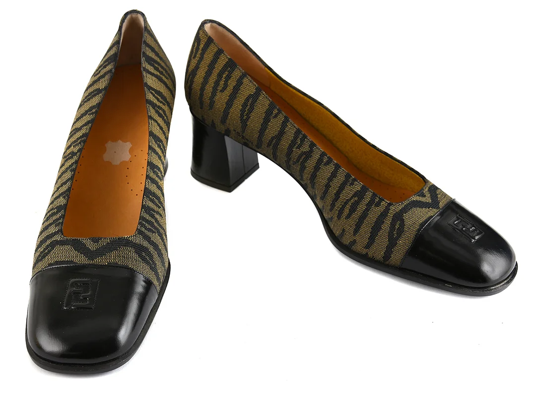 SKOR, FENDI, vintage, ljusbrunt, svart tyg, svart läder, klack 6 cm, stl 39 1/2, skokartong. — Kläder/Skor — Kaplans