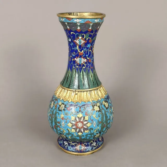 CLOISONNÉ-FLASCHENVASE - CHINA 19.JH.