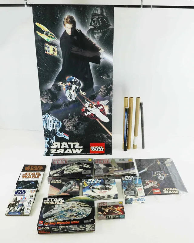 STAR WARS. Model Kit, Böcker, Banderoll.