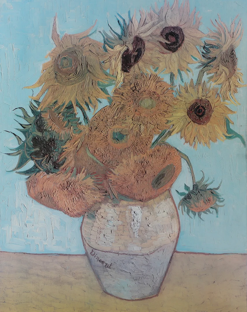 VINCENT VAN GOGH. EFTER. Solrosor i vas. Tryck, signerat i trycket Vincent. — Other — Helsingborgs Auktionskammare