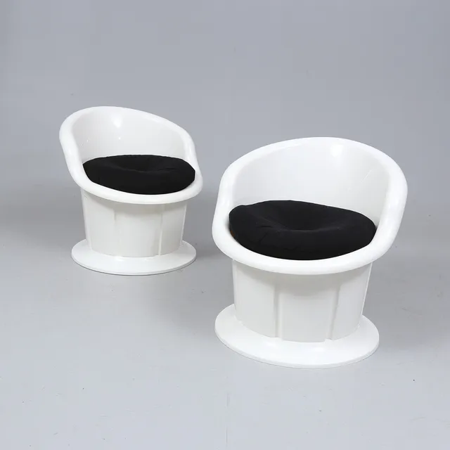 KNUT OCH MARIANNE HAGBERG. Fåtöljer, 1 par, "Popptorp", plast, IKEA, 2000-tal.