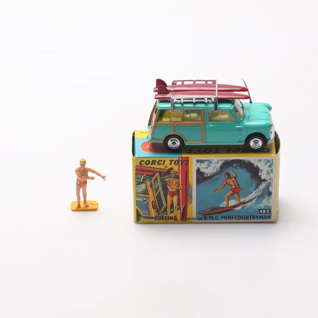 CORGI TOYS. Leksaksbil 485, Surfing with the B:M:C: Austin Mini-Countryman, England.