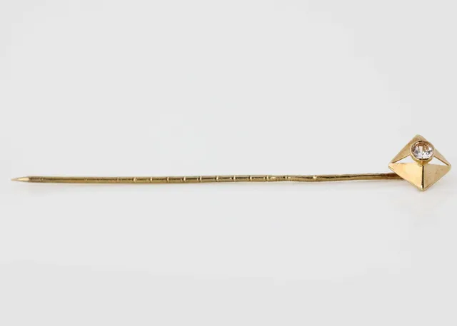 KRÅSNÅL, guld 18K, diamant, Alton, Falköping, 1966.