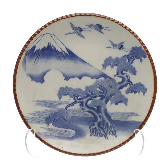 JAPANESE PORCELAIN CHARGER.