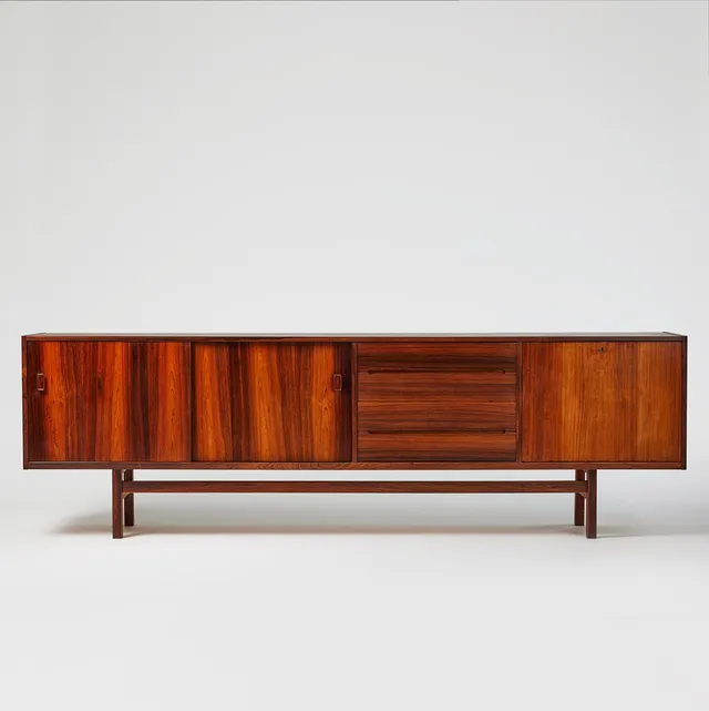 NILS JONSSON. Sideboard, "Grand", Hugo Troeds Industrier, Bjärnum, 1970-tal, jakarand.