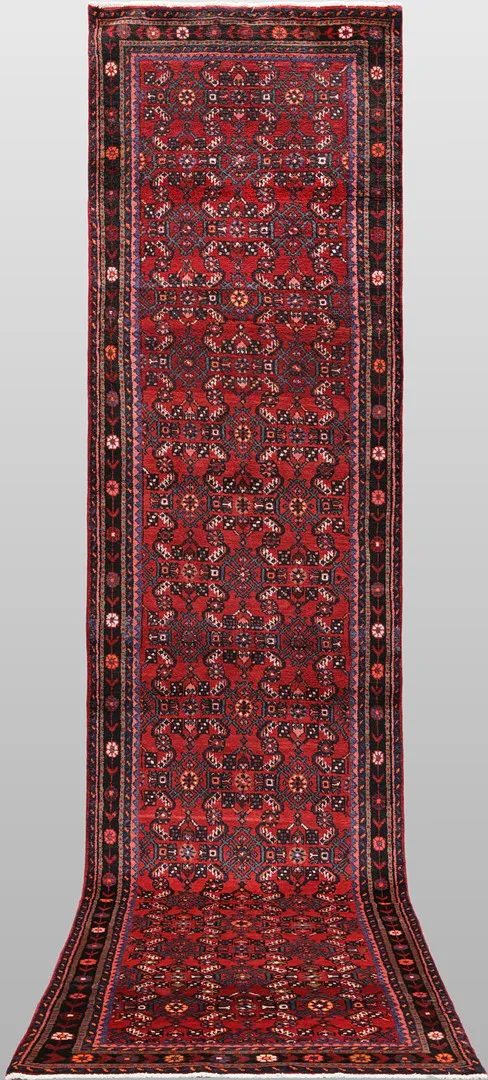 MATTA. Hamadan gallerimodell, 435 x 104 cm.